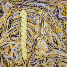 Load image into Gallery viewer, 'Ditzy' Self Striping Sock Sets
