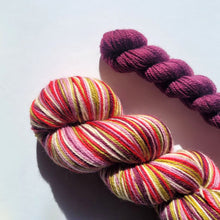 Load image into Gallery viewer, 'Berry Retro' Self Striping Sock Set
