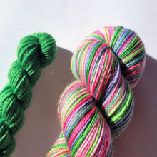 Load image into Gallery viewer, 'Belville' Self Striping Sock Set
