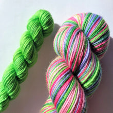 Load image into Gallery viewer, 'Belville' Self Striping Sock Set
