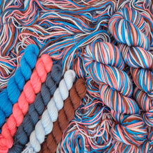 Load image into Gallery viewer, 'Ogee' Self Striping Sock Sets
